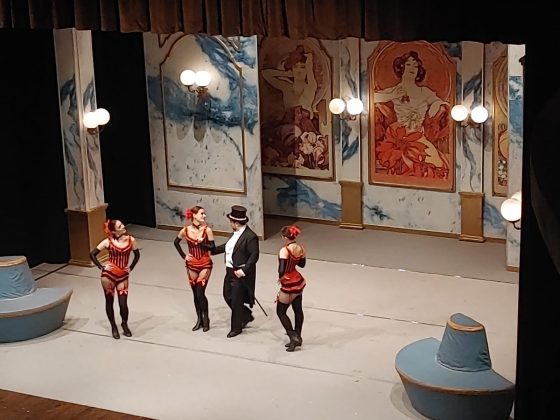 Dietro il sipario del Teatro Apollo di Lecce, in scena La Vedova Allegra - Corriere Salentino