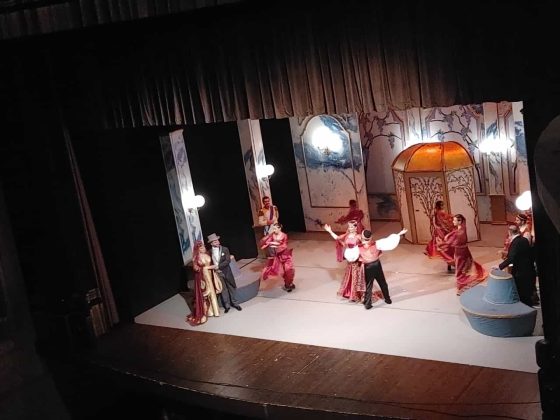 Dietro il sipario del Teatro Apollo di Lecce, in scena La Vedova Allegra - Corriere Salentino