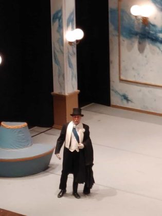 Dietro il sipario del Teatro Apollo di Lecce, in scena La Vedova Allegra - Corriere Salentino