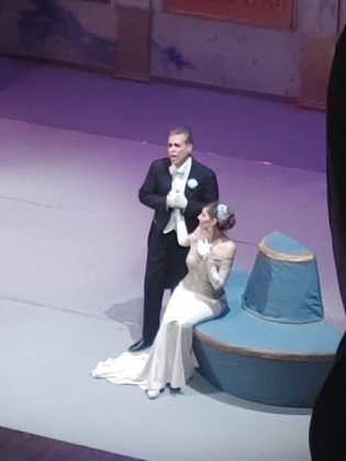 Dietro il sipario del Teatro Apollo di Lecce, in scena La Vedova Allegra - Corriere Salentino