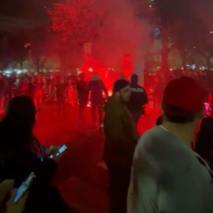 La gioiA esplode tra i leccesi: le immagini della festa. In migliaia in strada per celebrare i giallorossi, primi nel campionato di B giocando un bel calcio - Corriere Salentino