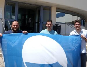 Sul Salento sventola la bandiera Blu: premiate le spiagge da Nardò a Melendugno. Castro e Ugento sono le novità di quest’anno. Otranto fuori per la raccolta differenziata - Corriere Salentino