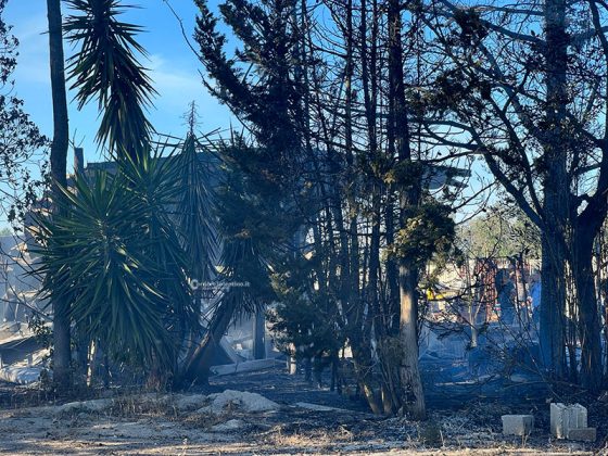 Misterioso incendio in un deposito: in fumo vario materiale e due mezzi. Si indaga - Corriere Salentino