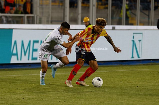 Il sogno è realtà, comincia la festa giallorossa: il Lecce è per la decima volta in serie A - Corriere Salentino