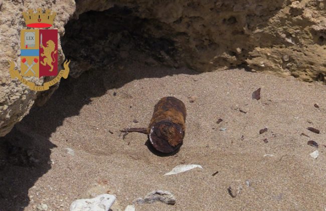 Ordigno bellico riemerge a pochi metri dalla riva: neutralizzato dagli artificieri - Corriere Salentino