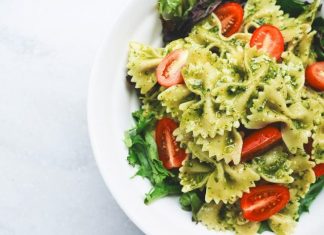 La ricetta del giorno: Farfalle al pesto e pomodorini