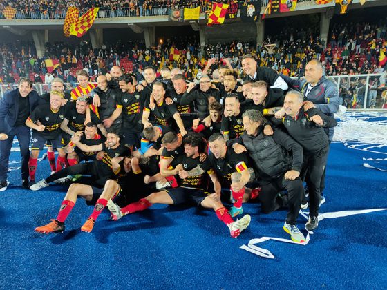 Il sogno è realtà, comincia la festa giallorossa: il Lecce è per la decima volta in serie A - Corriere Salentino