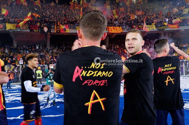 Il sogno è realtà, comincia la festa giallorossa: il Lecce è per la decima volta in serie A - Corriere Salentino