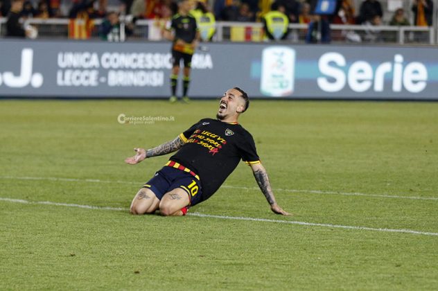 Il sogno è realtà, comincia la festa giallorossa: il Lecce è per la decima volta in serie A - Corriere Salentino