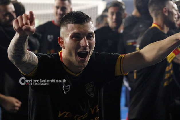 Il sogno è realtà, comincia la festa giallorossa: il Lecce è per la decima volta in serie A - Corriere Salentino