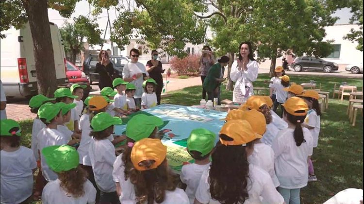 Giornata Internazionale dei Parchi, i bambini delle scuole dell’infanzia affondano le mani nella terra e raccontano la bellezza - Corriere Salentino