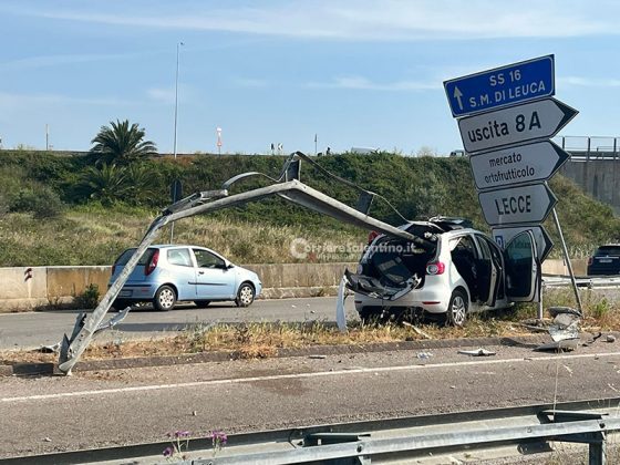 Perde il controllo dell'auto in tangenziale: mezzo trafitto dal guardrail. Conducente illeso - Corriere Salentino