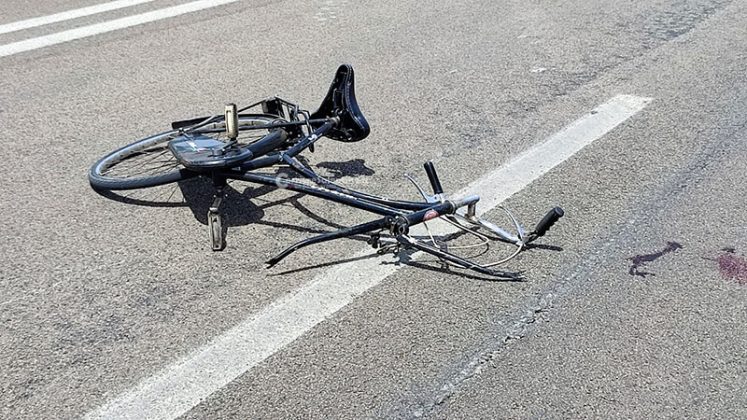 Tremendo schianto tra moto e bici sulla 275: muore 45enne, grave un 78enne - Corriere Salentino