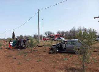 Tragico impatto tra auto sulla strada per il mare: muore sul colpo un uomo. Grave l’altro conducente