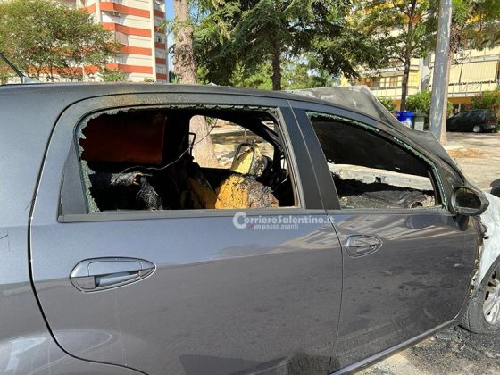 Due auto in fiamme nella notte tra Lecce e il basso Salento: in entrambi i casi possibile atto doloso - Corriere Salentino