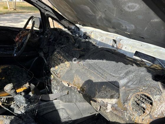 Due auto in fiamme nella notte tra Lecce e il basso Salento: in entrambi i casi possibile atto doloso - Corriere Salentino