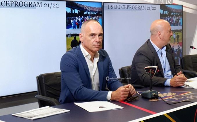 Abbonamenti: obiettivo 25mila. Ecco tutte le novità. Nuove maglie: eleganza e sobrietà - Corriere Salentino