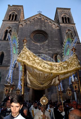 Dopo due anni di pandemia, ritorna la processione del Corpus Domini a Lecce - Corriere Salentino