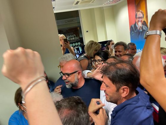 Fabio Vergine è il nuovo sindaco di Galatina, vince anche al ballottaggio: “Sembrava un’impresa impossibile: abbiamo vinto per pochi voti meritatamente” - Corriere Salentino