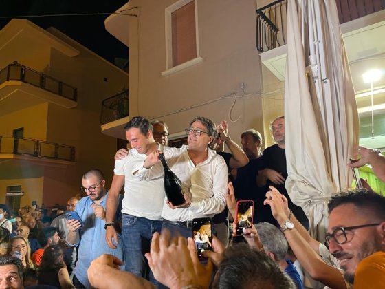 Fabio Vergine è il nuovo sindaco di Galatina, vince anche al ballottaggio: “Sembrava un’impresa impossibile: abbiamo vinto per pochi voti meritatamente” - Corriere Salentino