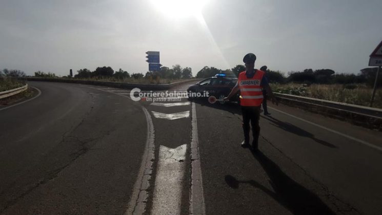 Fumo e fiamme invadono la statale: altra giornata di roghi in Salento - Corriere Salentino