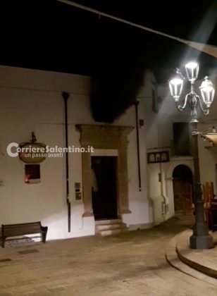 Fiamme nel basso Salento, divampa rogo nel ristorante in piazza - Corriere Salentino