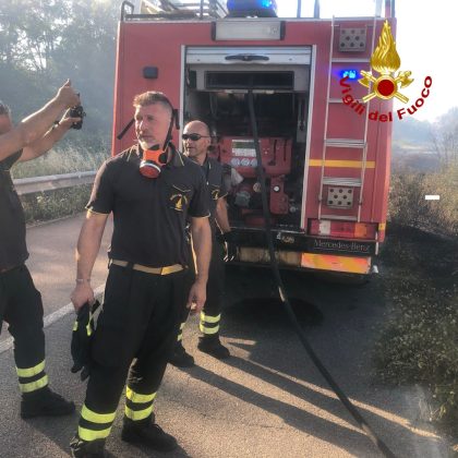 Ennesimo giorno di incendi, due vasti roghi costringono alla chiusura delle statale 101 e 274 - Corriere Salentino