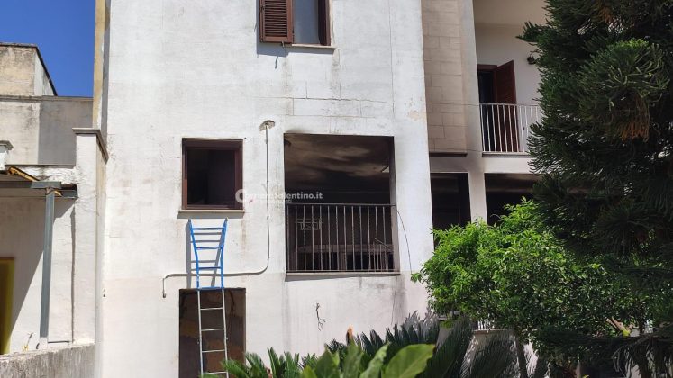 Rubano la cassaforte e scatenano il rogo con la fiamma ossidrica: raid nell'abitazione di un imprenditore - Corriere Salentino