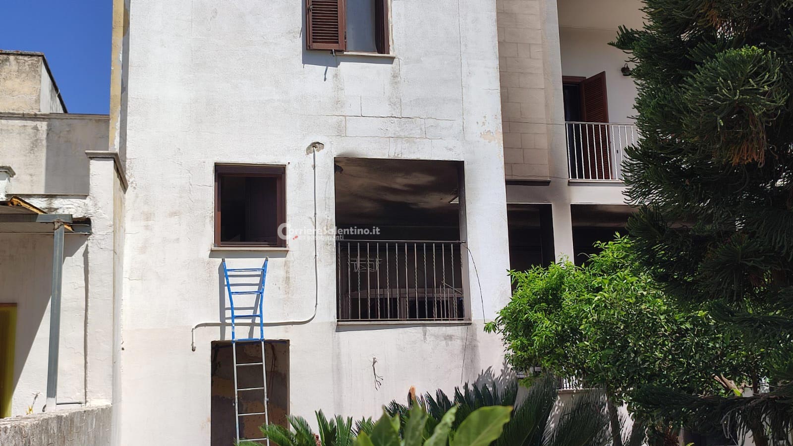 Rubano la cassaforte e scatenano il rogo con la fiamma ossidrica: raid nell'abitazione di un imprenditore - Corriere Salentino