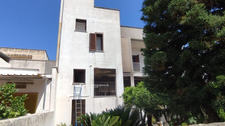 Rubano la cassaforte e scatenano il rogo con la fiamma ossidrica: raid nell'abitazione di un imprenditore - Corriere Salentino