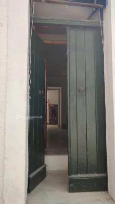 Rubano la cassaforte e scatenano il rogo con la fiamma ossidrica: raid nell'abitazione di un imprenditore - Corriere Salentino