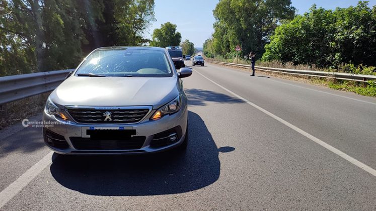 Urtato da un'auto durante un sorprasso, ciclista in ospedale. Moto contro auto, ferito centauro - Corriere Salentino