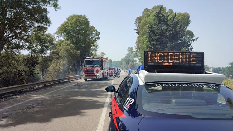 Il Salento continua a bruciare: fumo invade la statale, camion fuori strada dopo l'impatto. Incendi, arrivano i fireboss - Corriere Salentino