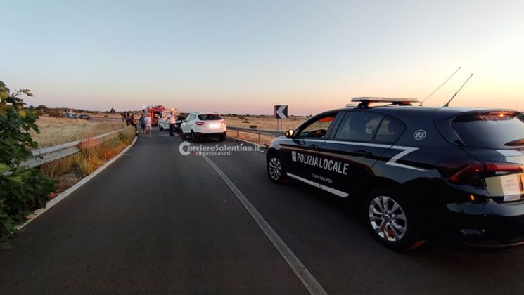 Invade l’altra corsia e si schianta contro un’auto, grave motociclista 23enne al Fazzi - Corriere Salentino