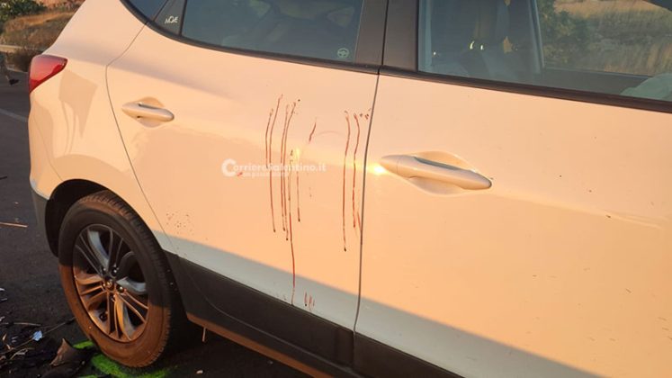 Invade l’altra corsia e si schianta contro un’auto, grave motociclista 23enne al Fazzi - Corriere Salentino