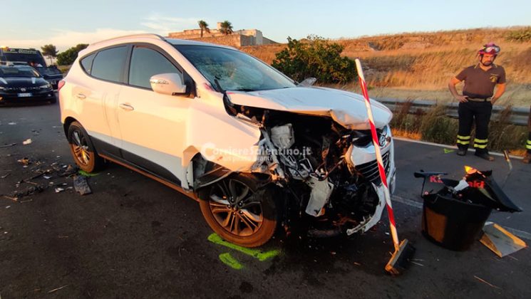 Invade l’altra corsia e si schianta contro un’auto, grave motociclista 23enne al Fazzi - Corriere Salentino