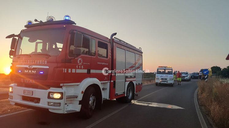 Invade l’altra corsia e si schianta contro un’auto, grave motociclista 23enne al Fazzi - Corriere Salentino