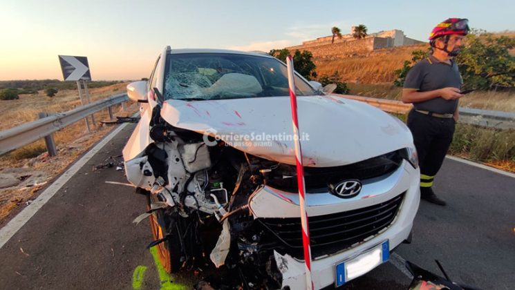 Invade l’altra corsia e si schianta contro un’auto, grave motociclista 23enne al Fazzi - Corriere Salentino