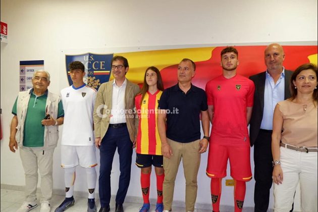 Abbonamenti: obiettivo 25mila. Ecco tutte le novità. Nuove maglie: eleganza e sobrietà - Corriere Salentino