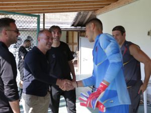 Sticchi Damiani a Folgaria, l’affetto della famiglia giallorossa: “Presidente siamo tutti con te” - Corriere Salentino