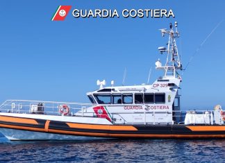 Disperso di notte in mare per oltre 3 ore, sub salvato da un peschereccio di passaggio
