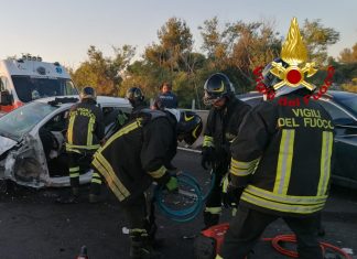 Sulla statale contromano, provoca incidente: 83enne in ospedale, altri due feriti