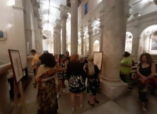 “Gli Ulivi della Passione” della pirografista Silvana Bissoli ospiti nella Basilica di Santa Croce di Lecce