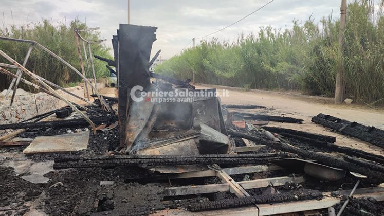 Fiamme nel Capo di Leuca, rogo distrugge stabilimento balneare - Corriere Salentino