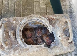 Dal giardino della parrocchia riemergono ordigni bellici. Il parroco: “Un miracolo”