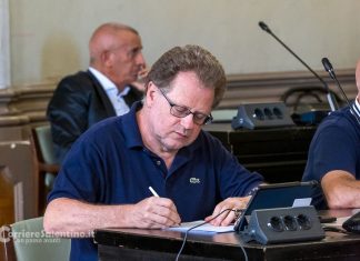 Lecce, crollo M5S: 1322 voti. Fuori Baglivo se Salvemini non dovesse vincere al ballottaggio. Il sindaco incontra i militanti. Grillo agita le acque