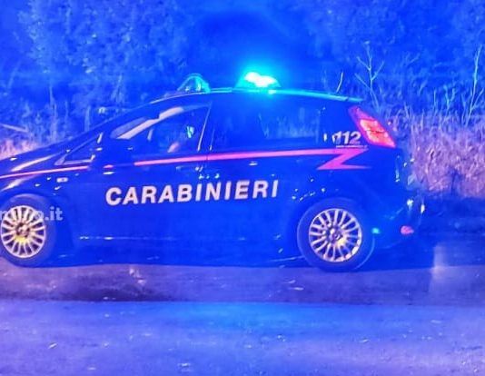 Quindicenne accoltellato sul lungomare di Casalabate: caccia ai due aggressori