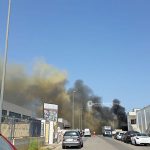 Fiamme in periferia: incendio si scatena nei locali del discount - Corriere Salentino