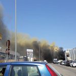 Fiamme in periferia: incendio si scatena nei locali del discount - Corriere Salentino