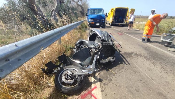 Tremendo schianto tra scooter e camion, muore un ragazzo di 26 anni - Corriere Salentino